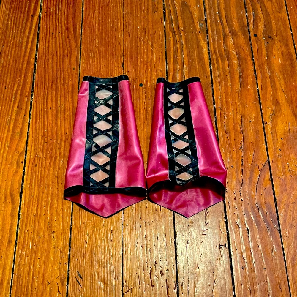Latex arm bands